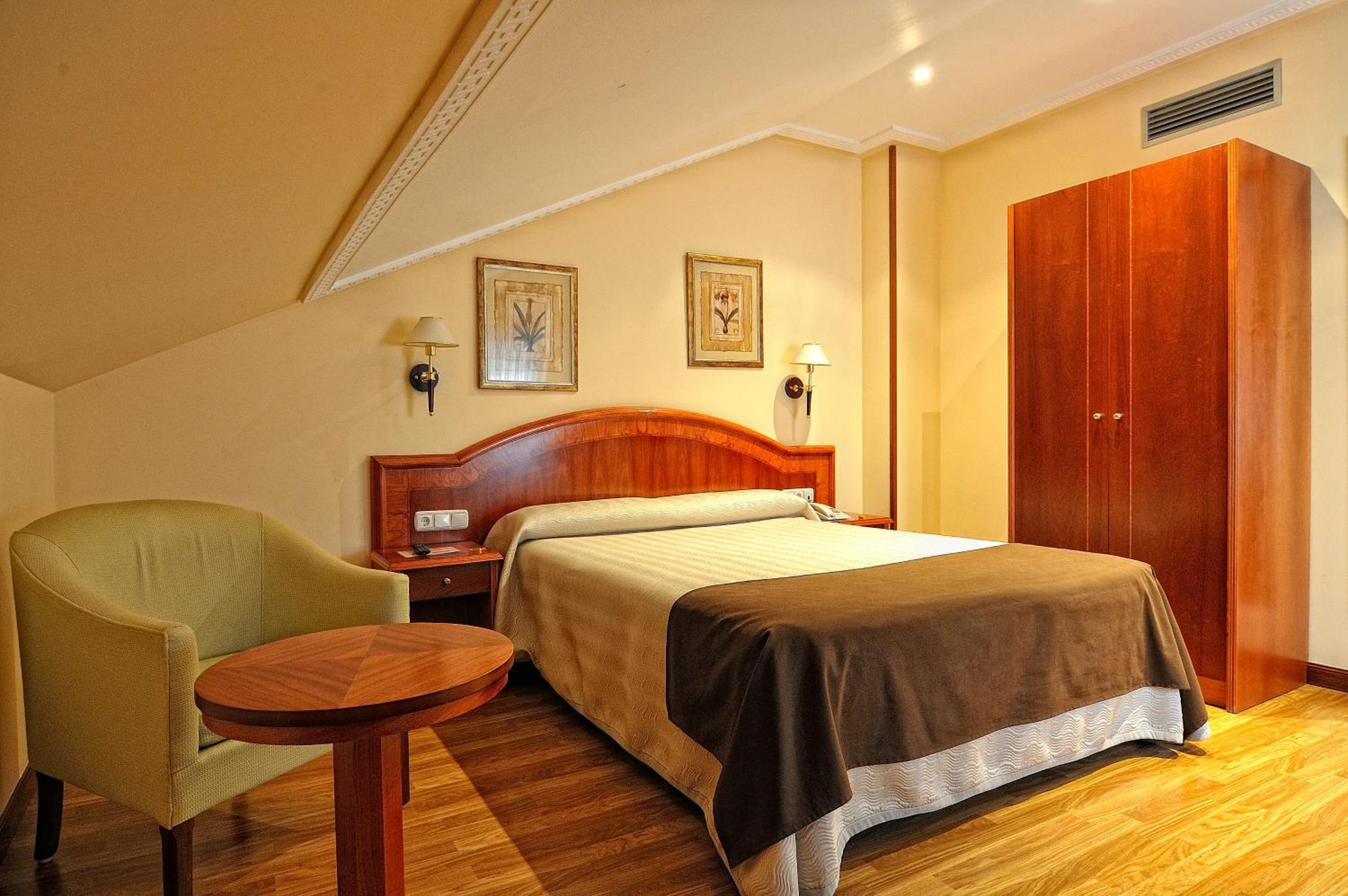 Hotel Alisi Aranda de Duero Exterior foto